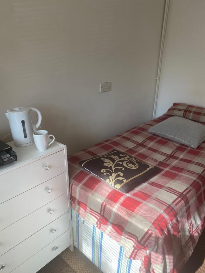 Appartement Travelling Stop à Swindon Extérieur photo