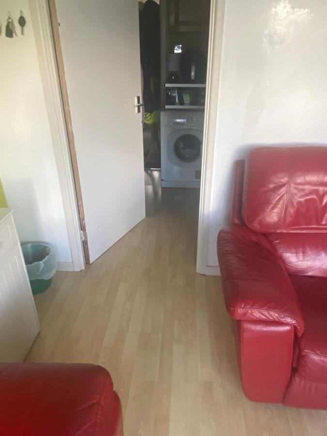 Appartement Travelling Stop à Swindon Extérieur photo