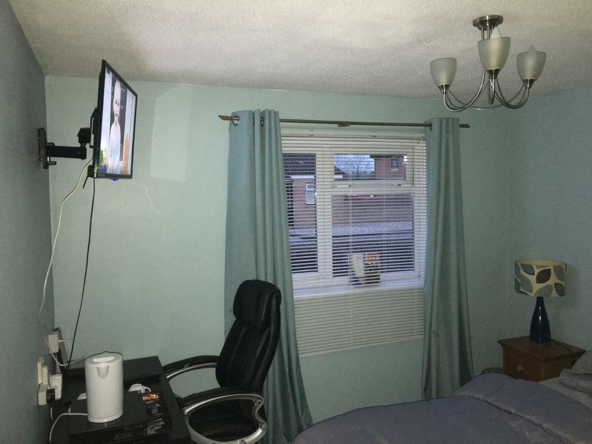 Appartement Travelling Stop à Swindon Extérieur photo