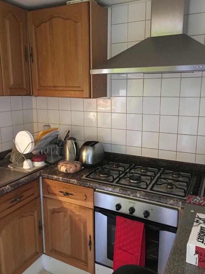 Appartement Travelling Stop à Swindon Extérieur photo