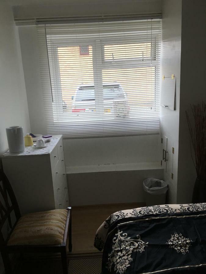 Appartement Travelling Stop à Swindon Extérieur photo
