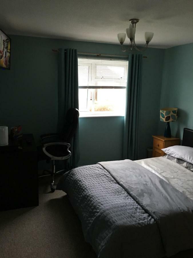 Appartement Travelling Stop à Swindon Extérieur photo